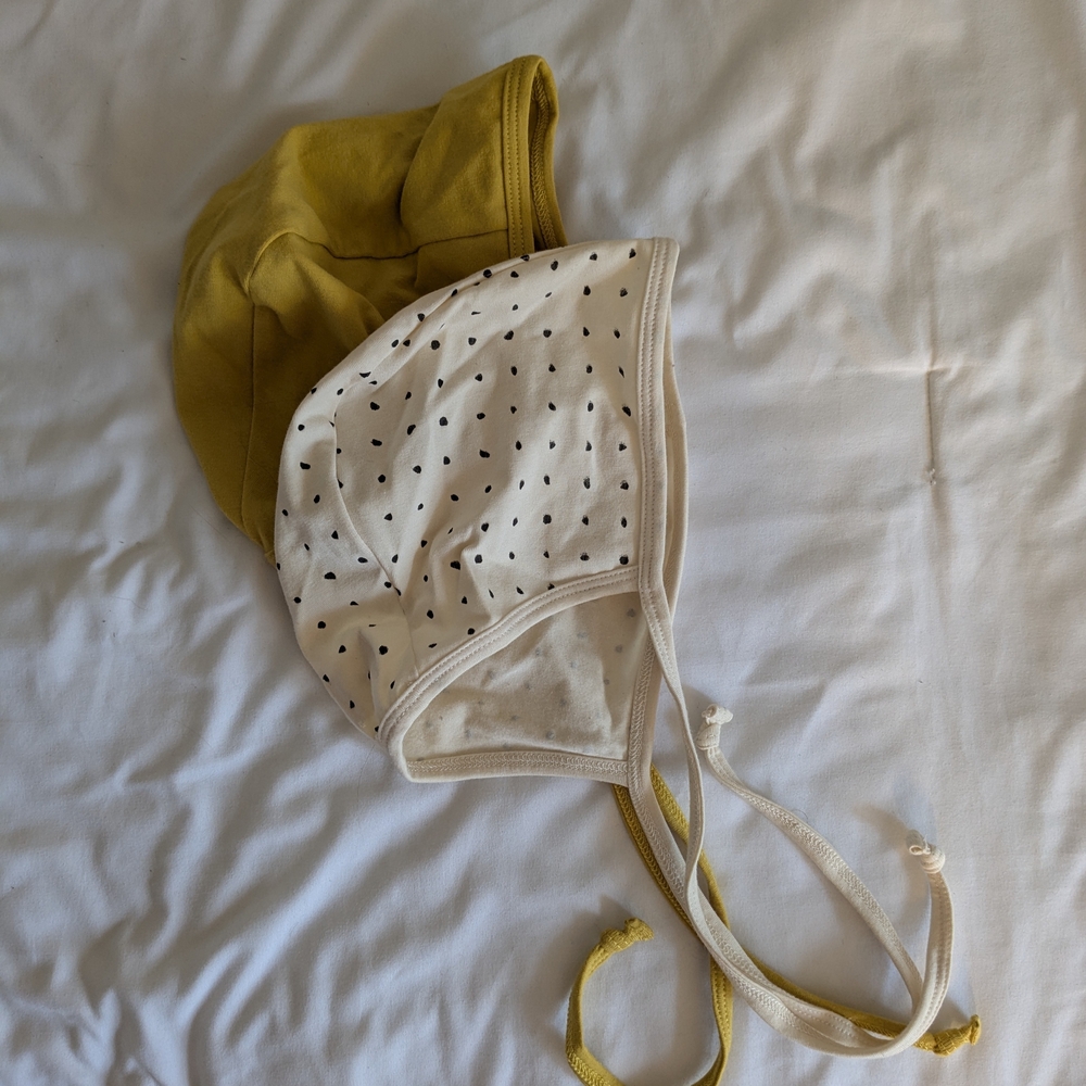 Reversible Baby Bonnet in Yellow and Polka Dot